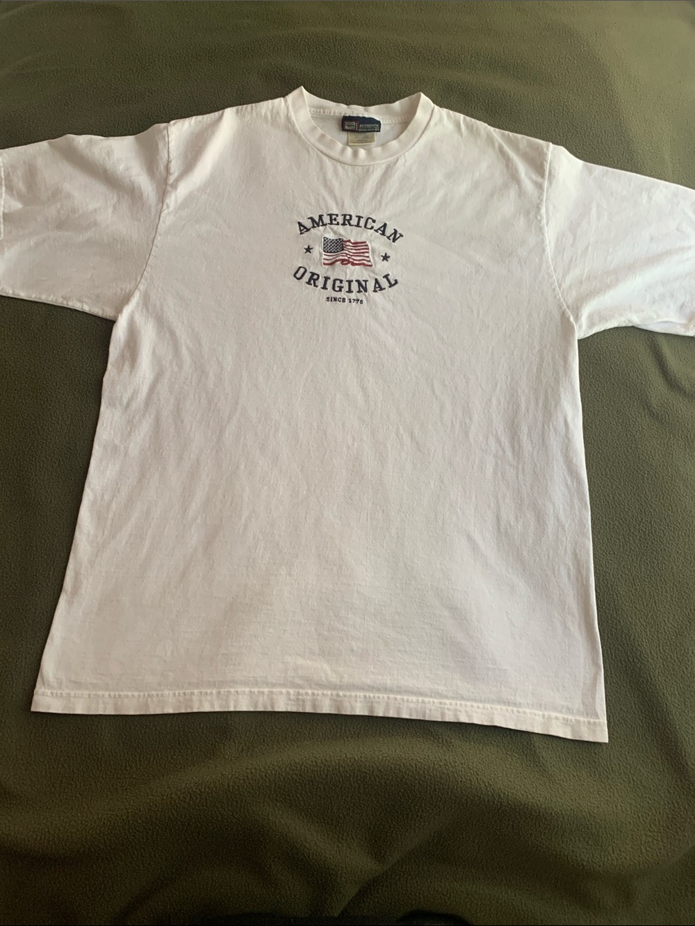 Faded Glory white t-shirt with embroidered American Original with flag. Size L